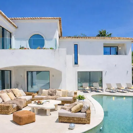 Luxury Sea Views Smart Bliss, 2 Stunning Sea Views, Infinity Pool, Sauna, Gym, Cinema, Full Smart Technology And Full Privacy Willa *