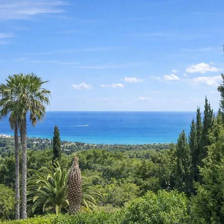 Luxury Sea Views Smart Bliss, 2 Stunning Sea Views, Infinity Pool, Sauna, Gym, Cinema, Full Smart Technology And Full Privacy *
