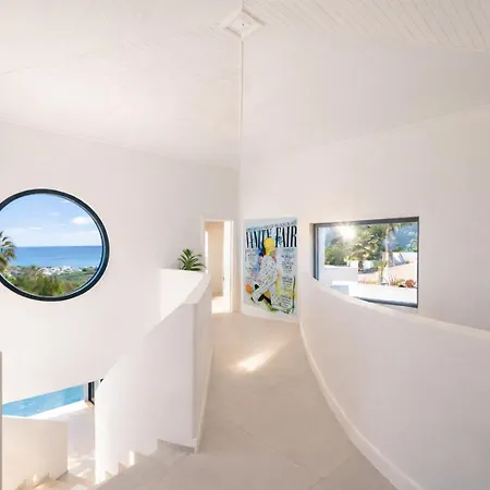 Luxury Sea Views Smart Bliss, 2 Stunning Sea Views, Infinity Pool, Sauna, Gym, Cinema, Full Smart Technology And Full Privacy Villa