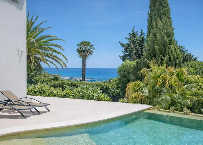 Luxury Sea Views Smart Bliss, 2 Stunning Sea Views, Infinity Pool, Sauna, Gym, Cinema, Full Smart Technology And Full Privacy Willa