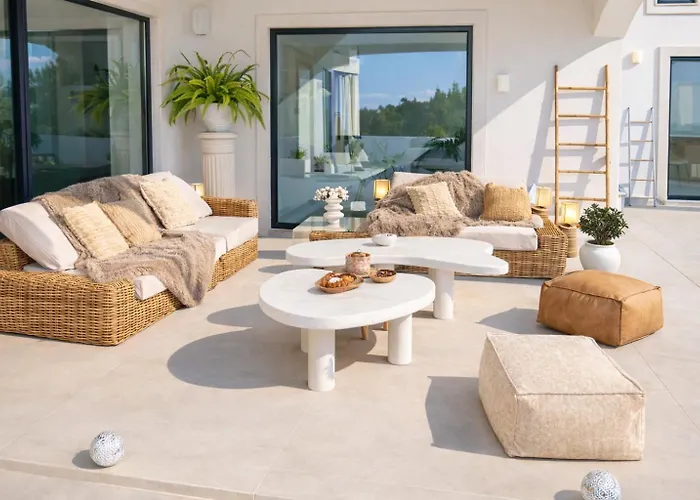 Willa Luxury Sea Views Smart Bliss, 2 Stunning Sea Views, Infinity Pool, Sauna, Gym, Cinema, Full Smart Technology And Full Privacy