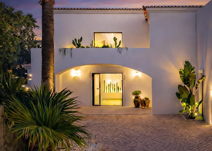 Villa Luxury Sea Views Smart Bliss, 2 Stunning Sea Views, Infinity Pool, Sauna, Gym, Cinema, Full Smart Technology And Full Privacy *