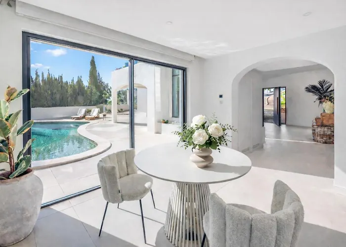 Luxury Sea Views Smart Bliss, 2 Stunning Sea Views, Infinity Pool, Sauna, Gym, Cinema, Full Smart Technology And Full Privacy Willa