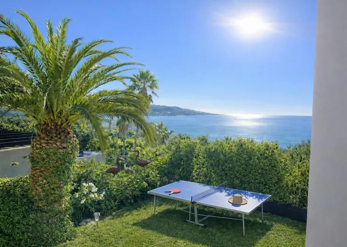 Luxury Sea Views Smart Bliss, 2 Stunning Sea Views, Infinity Pool, Sauna, Gym, Cinema, Full Smart Technology And Full Privacy Villa *
