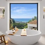 Luxury Sea Views Smart Bliss, 2 Stunning Sea Views, Infinity Pool, Sauna, Gym, Cinema, Full Smart Technology And Full Privacy Вилла *