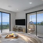 Luxury Sea Views Smart Bliss, 2 Stunning Sea Views, Infinity Pool, Sauna, Gym, Cinema, Full Smart Technology And Full Privacy *