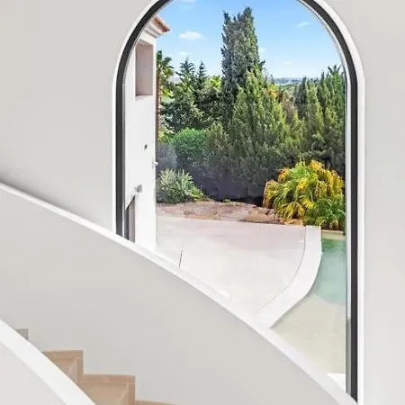 Villa Luxury Sea Views Smart Bliss, 2 Stunning Sea Views, Infinity Pool, Sauna, Gym, Cinema, Full Smart Technology And Full Privacy *