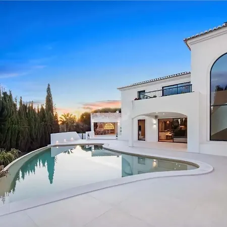 Villa Luxury Sea Views Smart Bliss, 2 Stunning Sea Views, Infinity Pool, Sauna, Gym, Cinema, Full Smart Technology And Full Privacy