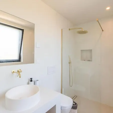 Luxury Sea Views Smart Bliss, 2 Stunning Sea Views, Infinity Pool, Sauna, Gym, Cinema, Full Smart Technology And Full Privacy * Luz