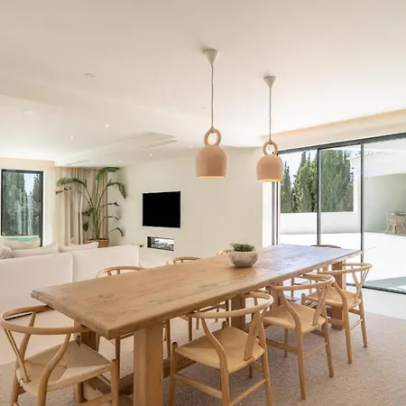 Villa Luxury Sea Views Smart Bliss, 2 Stunning Sea Views, Infinity Pool, Sauna, Gym, Cinema, Full Smart Technology And Full Privacy *