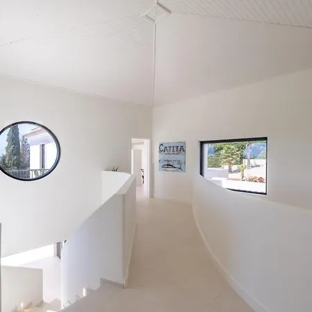 Vila Luxury Sea Views Smart Bliss, 2 Stunning Sea Views, Infinity Pool, Sauna, Gym, Cinema, Full Smart Technology And Full Privacy