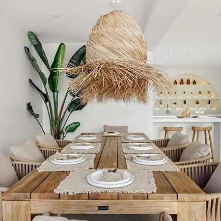 Villa Luxury Sea Views Smart Bliss, 2 Stunning Sea Views, Infinity Pool, Sauna, Gym, Cinema, Full Smart Technology And Full Privacy