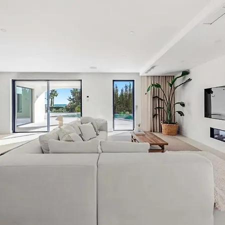 Villa Luxury Sea Views Smart Bliss, 2 Stunning Sea Views, Infinity Pool, Sauna, Gym, Cinema, Full Smart Technology And Full Privacy