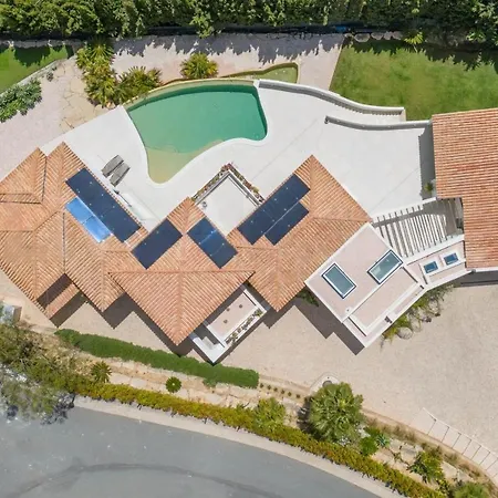 Villa Luxury Sea Views Smart Bliss, 2 Stunning Sea Views, Infinity Pool, Sauna, Gym, Cinema, Full Smart Technology And Full Privacy