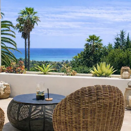 Luxury Sea Views Smart Bliss, 2 Stunning Sea Views, Infinity Pool, Sauna, Gym, Cinema, Full Smart Technology And Full Privacy Villa