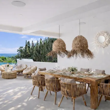 Luxury Sea Views Smart Bliss, 2 Stunning Sea Views, Infinity Pool, Sauna, Gym, Cinema, Full Smart Technology And Full Privacy *