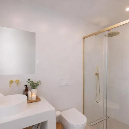 Luxury Sea Views Smart Bliss, 2 Stunning Sea Views, Infinity Pool, Sauna, Gym, Cinema, Full Smart Technology And Full Privacy * Luz