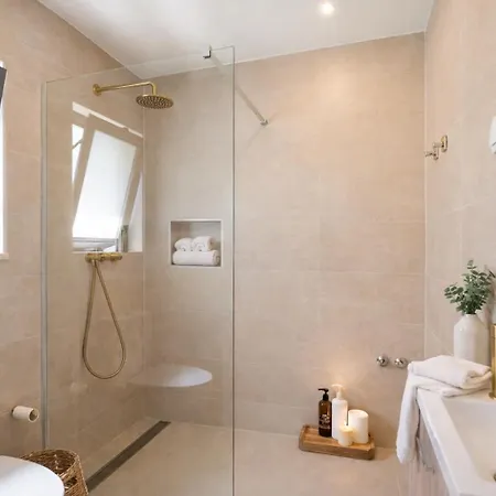 Luxury Sea Views Smart Bliss, 2 Stunning Sea Views, Infinity Pool, Sauna, Gym, Cinema, Full Smart Technology And Full Privacy * Luz