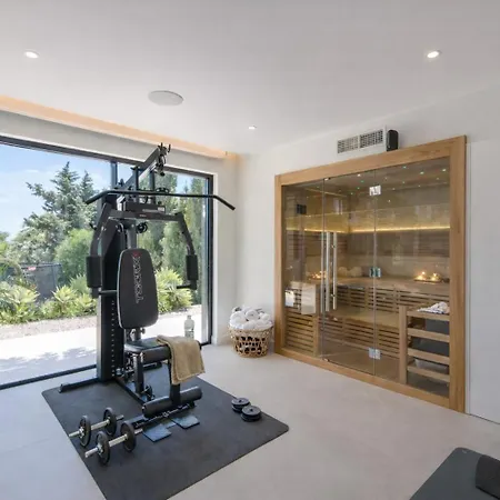 Villa Luxury Sea Views Smart Bliss, 2 Stunning Sea Views, Infinity Pool, Sauna, Gym, Cinema, Full Smart Technology And Full Privacy *