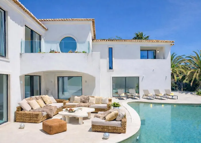 Luxury Sea Views Smart Bliss, 2 Stunning Sea Views, Infinity Pool, Sauna, Gym, Cinema, Full Smart Technology And Full Privacy Βίλα *