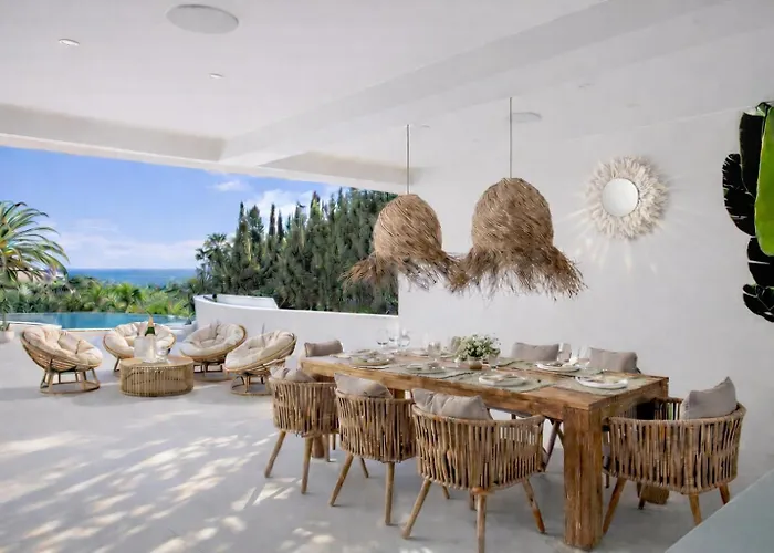 Luxury Sea Views Smart Bliss, 2 Stunning Sea Views, Infinity Pool, Sauna, Gym, Cinema, Full Smart Technology And Full Privacy *