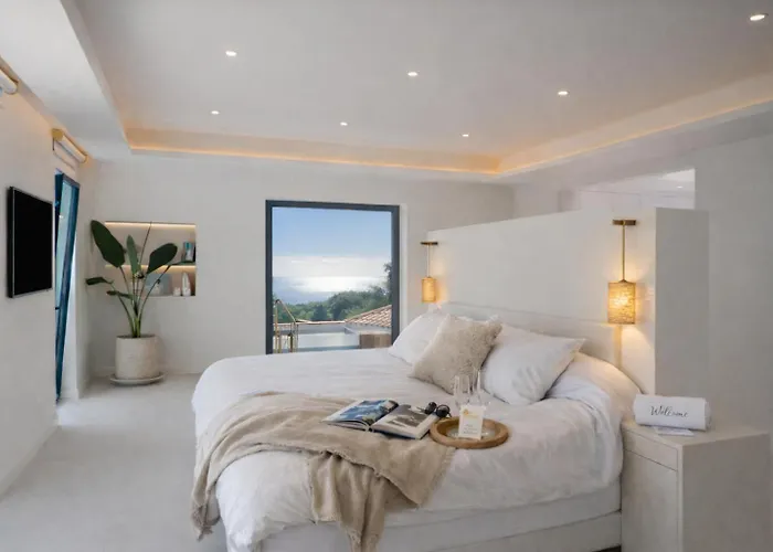Luxury Sea Views Smart Bliss, 2 Stunning Sea Views, Infinity Pool, Sauna, Gym, Cinema, Full Smart Technology And Full Privacy *