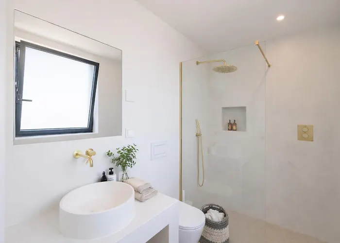 Villa Luxury Sea Views Smart Bliss, 2 Stunning Sea Views, Infinity Pool, Sauna, Gym, Cinema, Full Smart Technology And Full Privacy