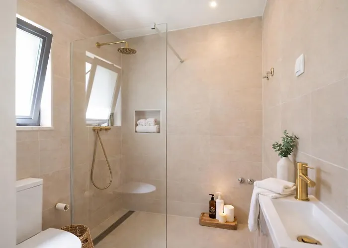 Luxury Sea Views Smart Bliss, 2 Stunning Sea Views, Infinity Pool, Sauna, Gym, Cinema, Full Smart Technology And Full Privacy * Luz