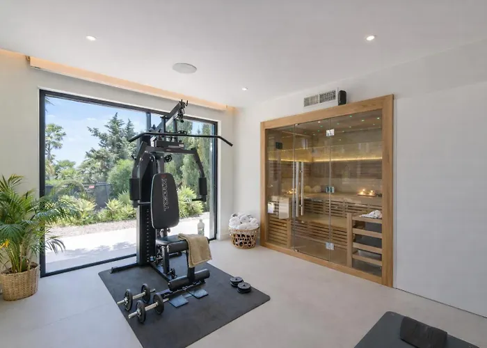 Villa Luxury Sea Views Smart Bliss, 2 Stunning Sea Views, Infinity Pool, Sauna, Gym, Cinema, Full Smart Technology And Full Privacy *