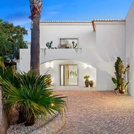 Luxury Sea Views Smart Bliss, 2 Stunning Sea Views, Infinity Pool, Sauna, Gym, Cinema, Full Smart Technology And Full Privacy Villa Praia Da Luz