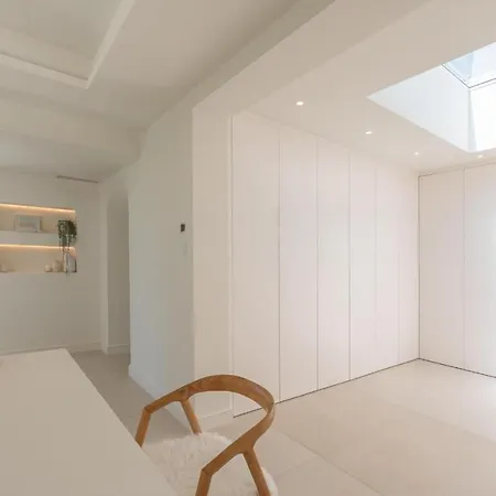 Luxury Sea Views Smart Bliss, 2 Stunning Sea Views, Infinity Pool, Sauna, Gym, Cinema, Full Smart Technology And Full Privacy *