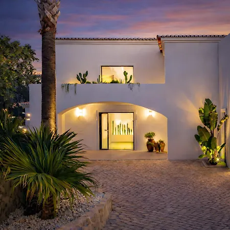 Villa Luxury Sea Views Smart Bliss, 2 Stunning Sea Views, Infinity Pool, Sauna, Gym, Cinema, Full Smart Technology And Full Privacy *