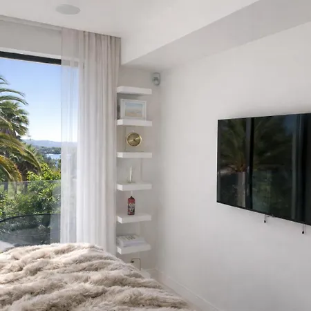 Luxury Sea Views Smart Bliss, 2 Stunning Sea Views, Infinity Pool, Sauna, Gym, Cinema, Full Smart Technology And Full Privacy Villa *